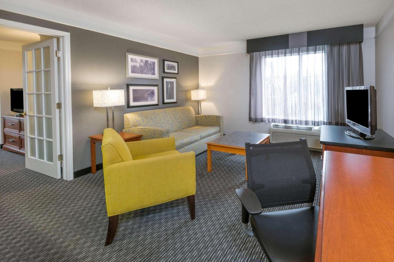La Quinta Inn & Suites By Wyndham San Antonio Riverwalk Eksteriør billede