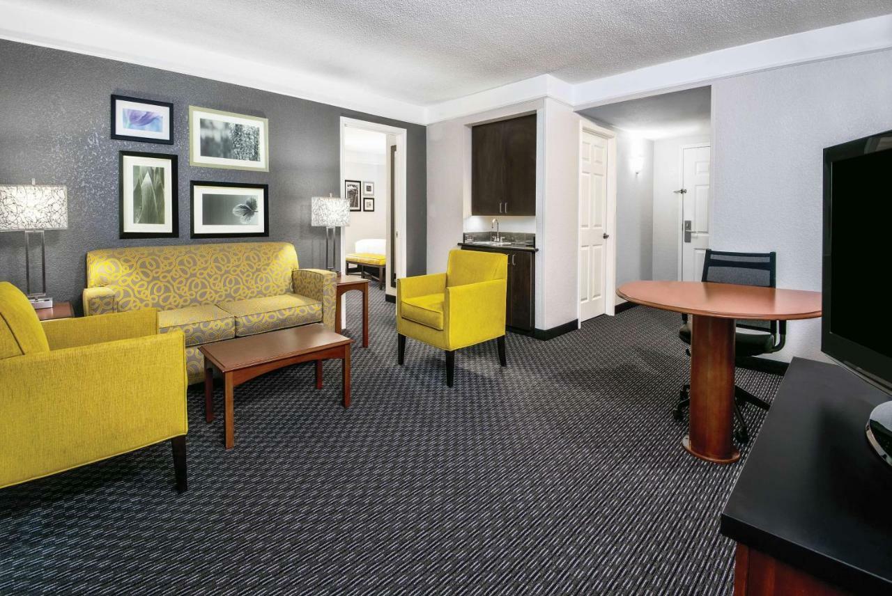 La Quinta Inn & Suites By Wyndham San Antonio Riverwalk Eksteriør billede