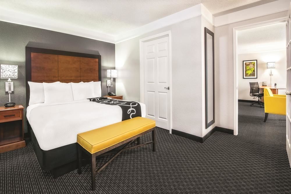 La Quinta Inn & Suites By Wyndham San Antonio Riverwalk Eksteriør billede